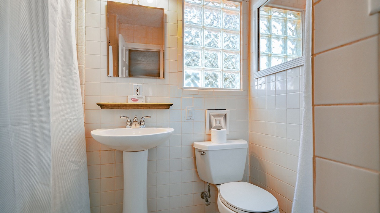 Photo of Bathroom in Canyon Lake