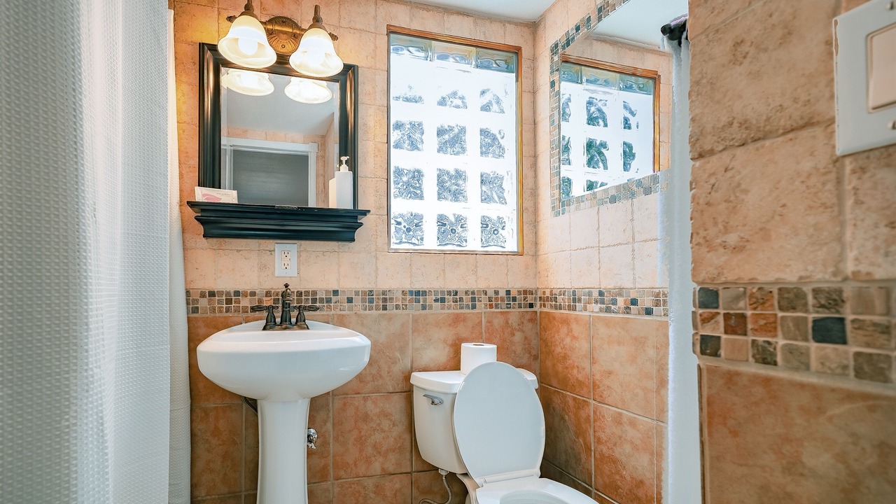 Photo of Bathroom in Canyon Lake