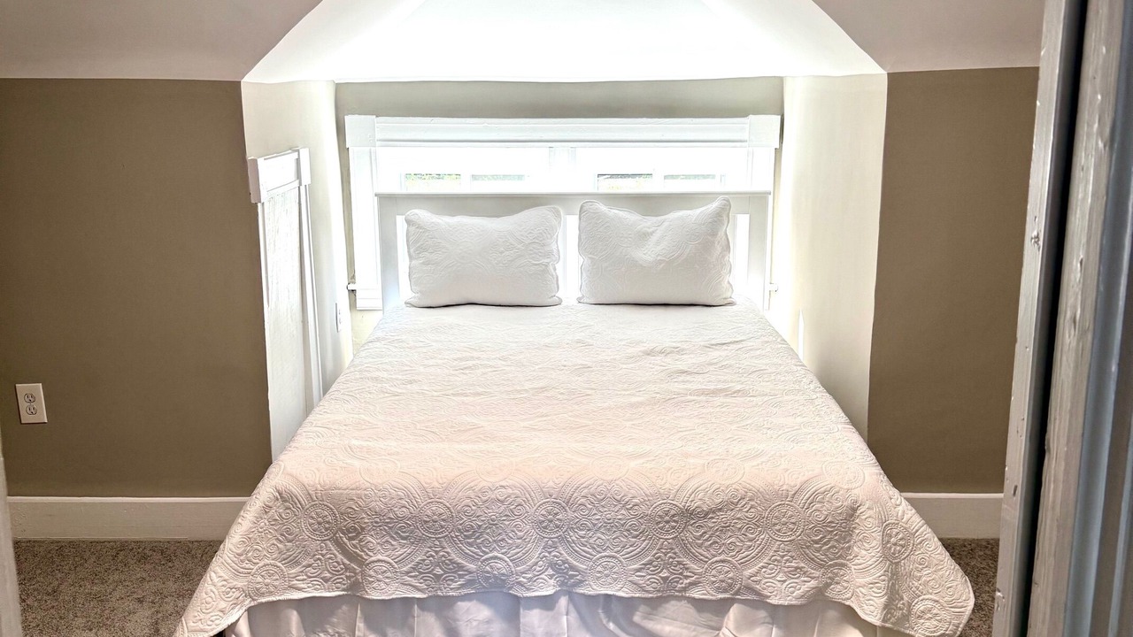 Photo of Bedroom in Parkville