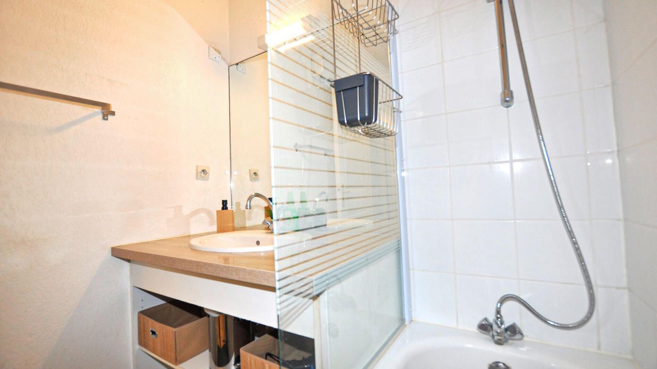 Photo of Bathroom in Les Hauts de Canet