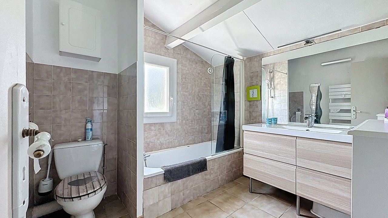 Photo of Bathroom in Castelnau-le-Lez