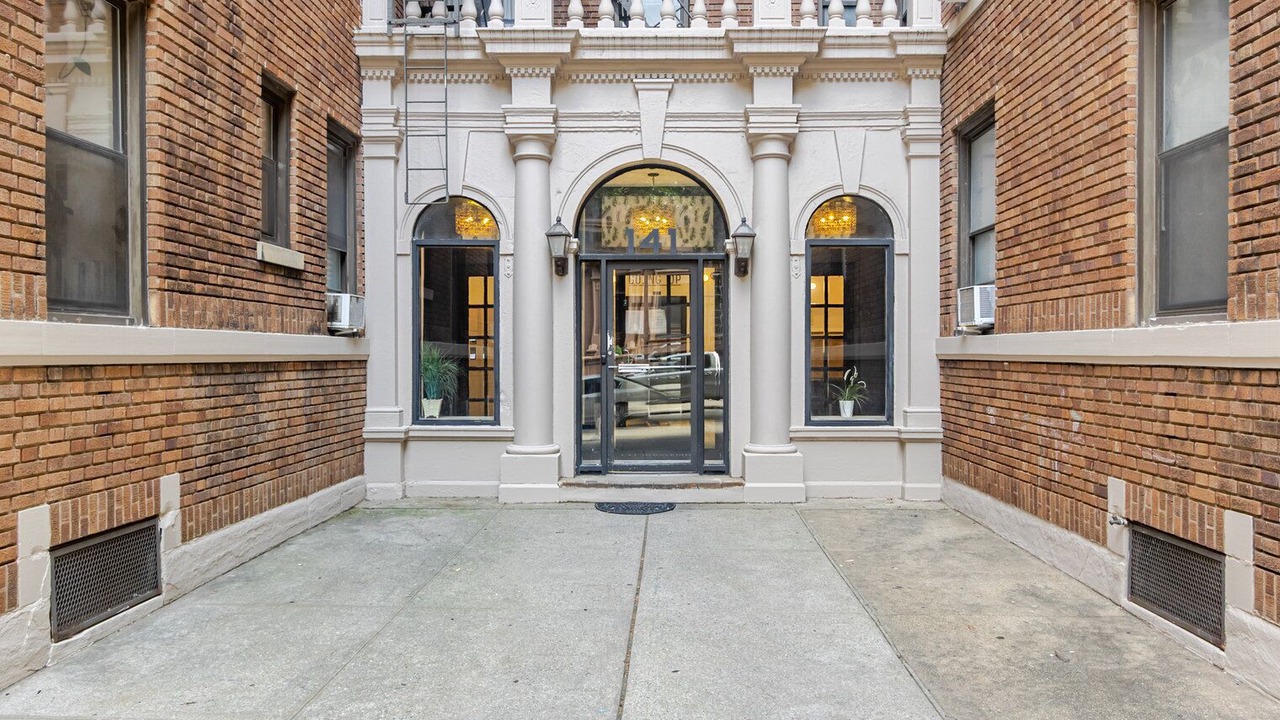 Photo of Outdoor in Brooklyn Heights