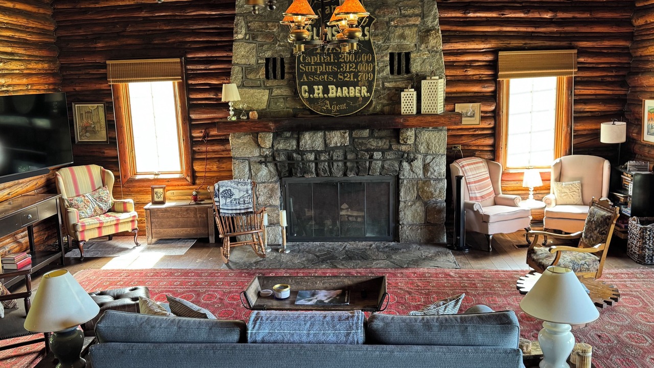 Photo of Livingroom in Lake George
