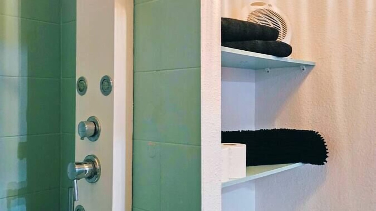 Photo of Bathroom in Ecartelee-Bonabry-Orieres-Paron