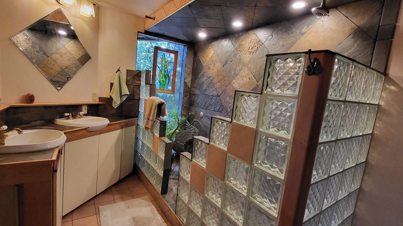Photo of Bathroom in Glencoe