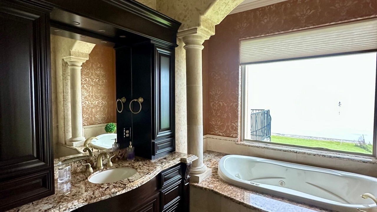 Photo of Bathroom in El Lago