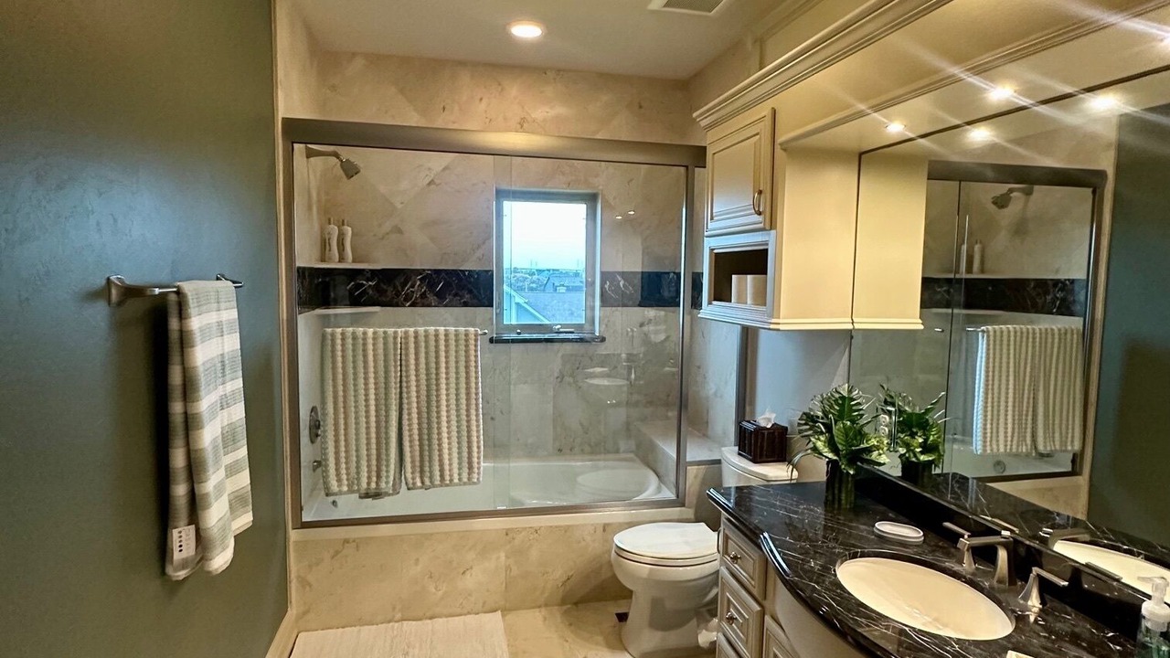 Photo of Bathroom in El Lago