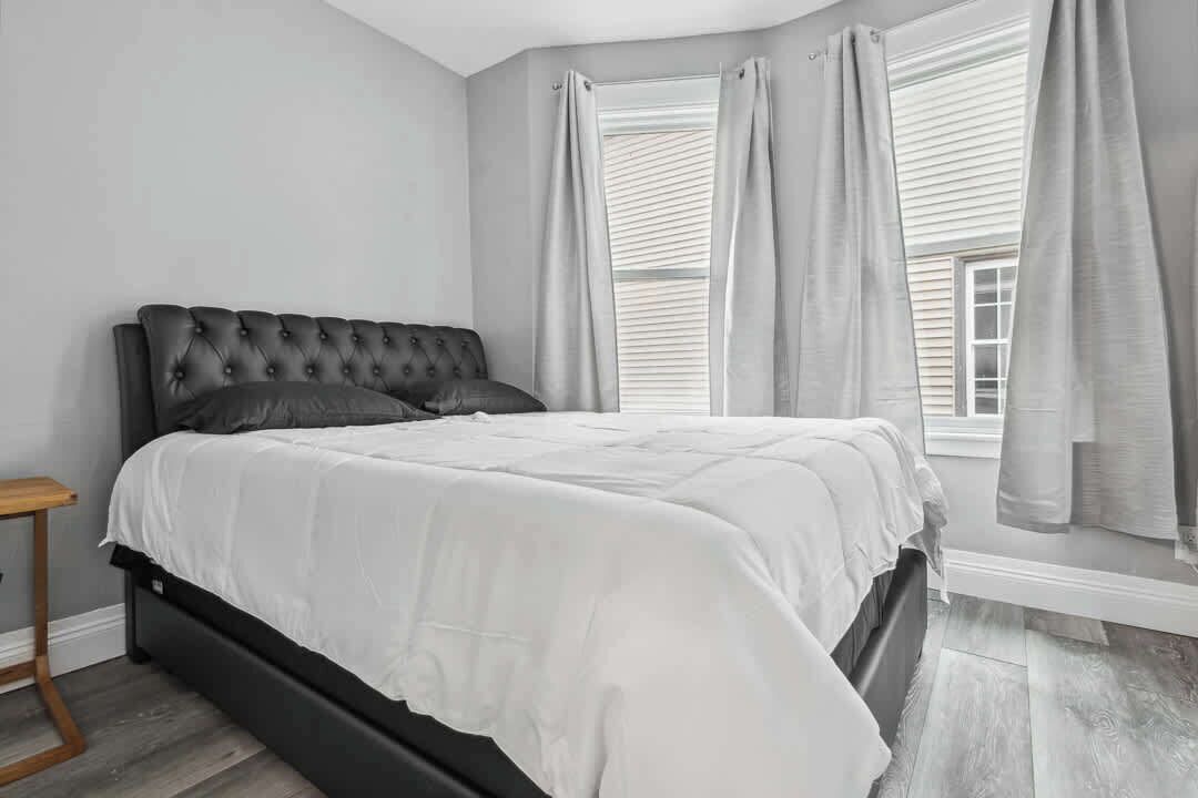 Photo of Bedroom in Downtown Niagara Falls