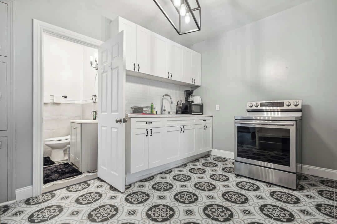 Photo of Kitchen in Downtown Niagara Falls