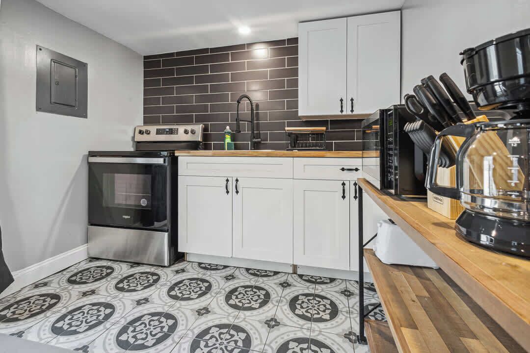 Photo of Kitchen in Downtown Niagara Falls