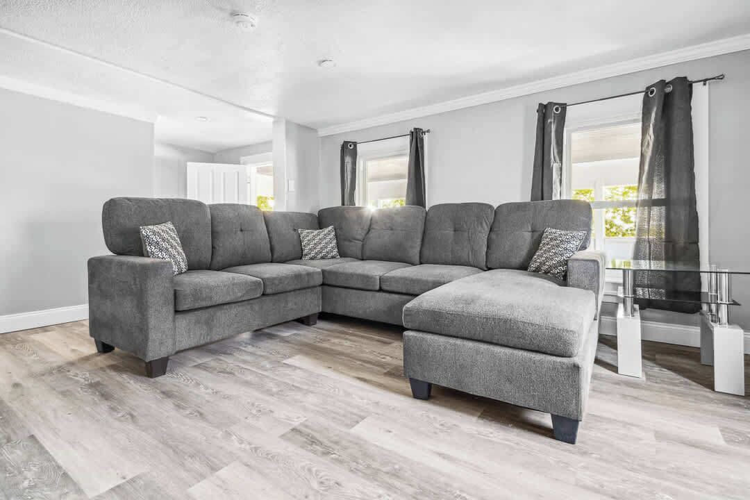 Photo of Livingroom in Downtown Niagara Falls