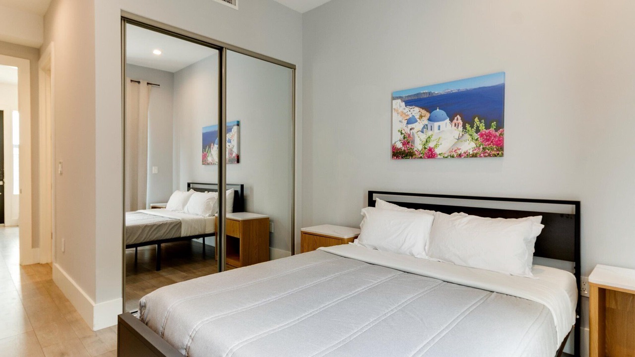 Photo of Bedroom in Mid City