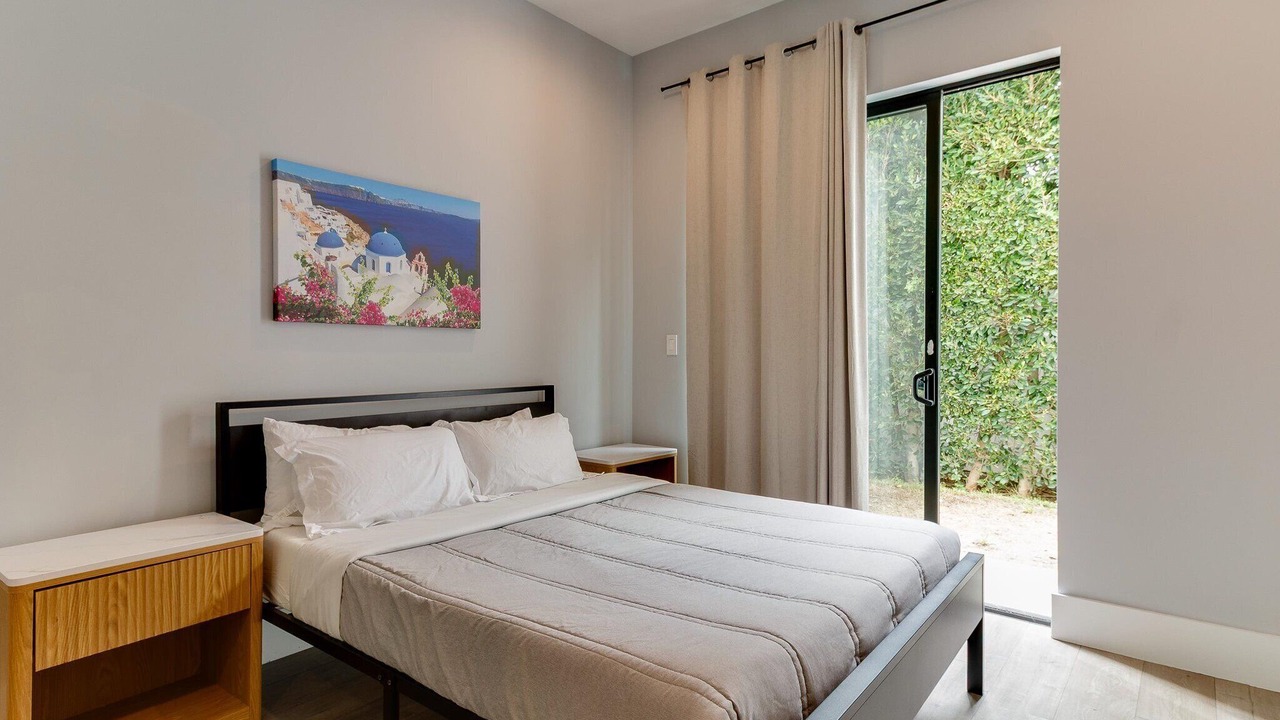 Photo of Bedroom in Mid City