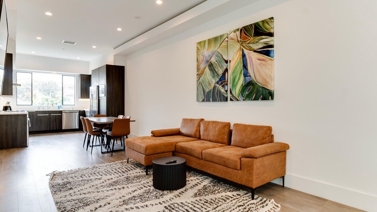 Photo of Livingroom in Mid City
