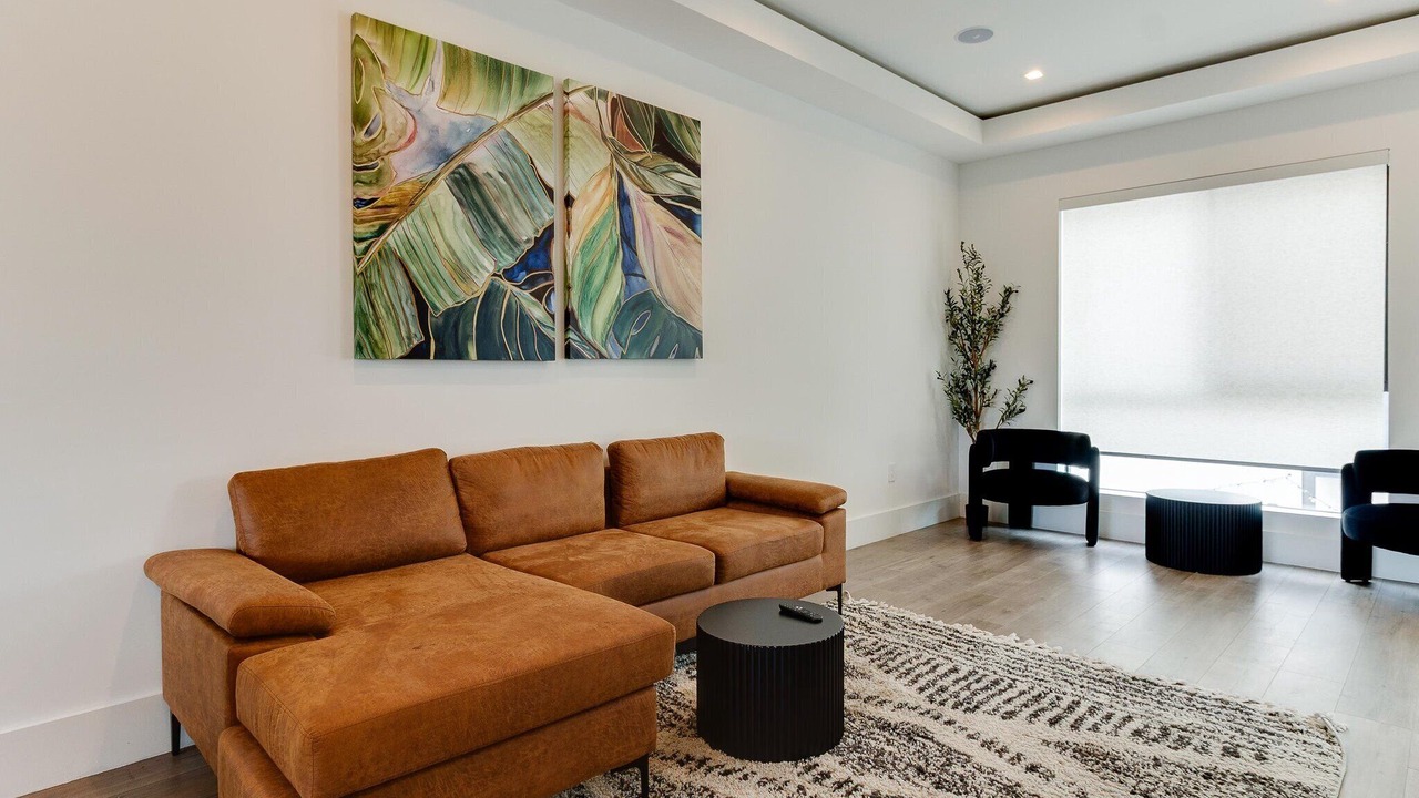 Photo of Livingroom in Mid City