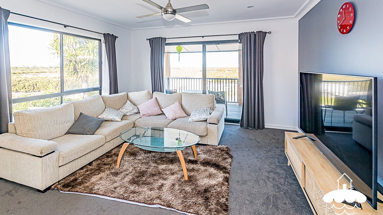 Photo of Livingroom in Port Franklin