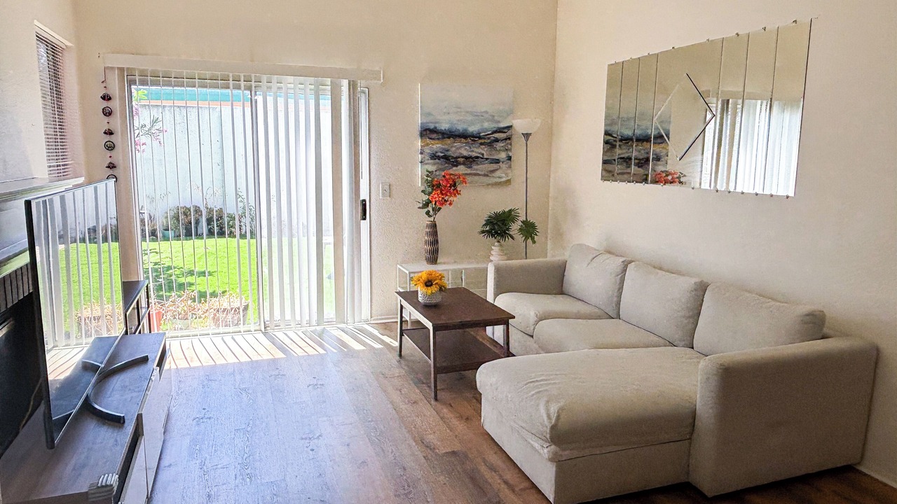 Photo of Livingroom in Fremont