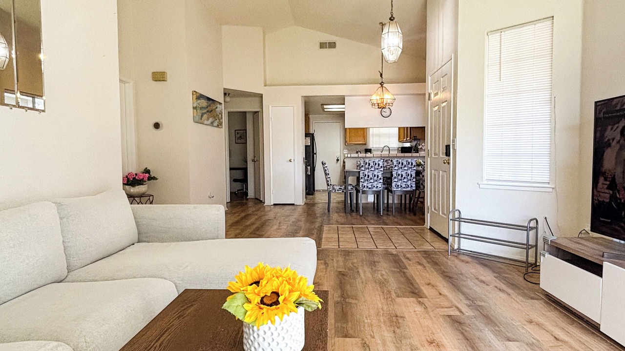 Photo of Livingroom in Fremont