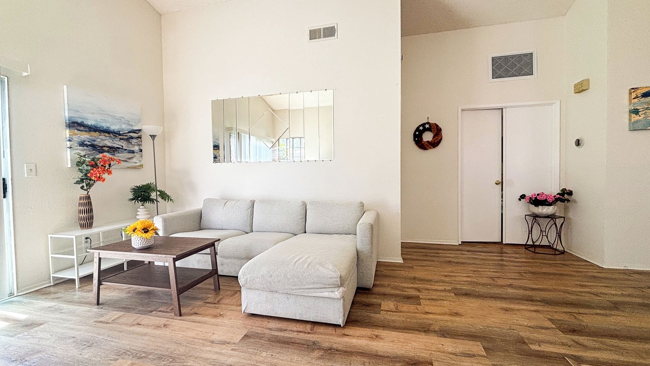 Photo of Livingroom in Fremont