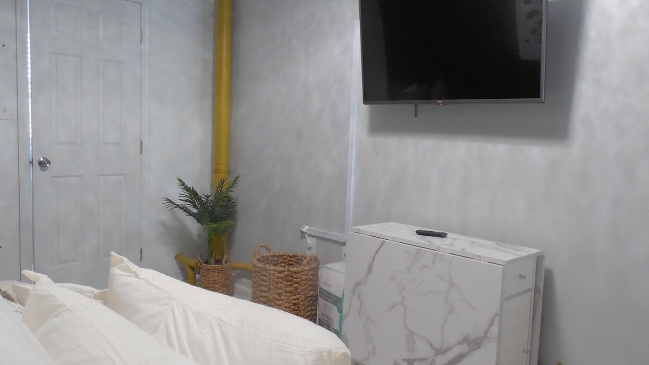 Photo of Bedroom in Star City