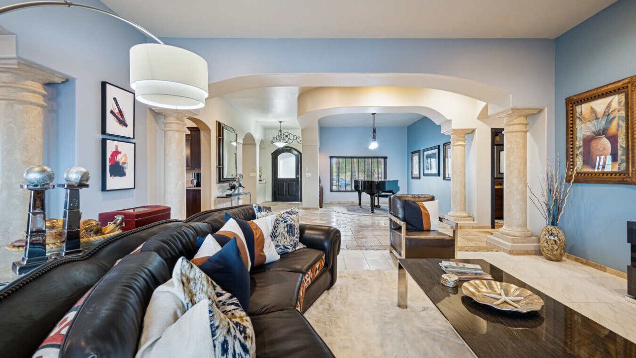 Photo of Livingroom in Rio Verde Foothills