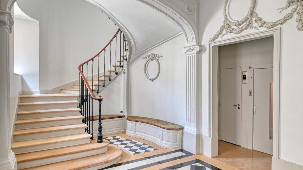 Photo of Others in Saint-Germain-des-Pres