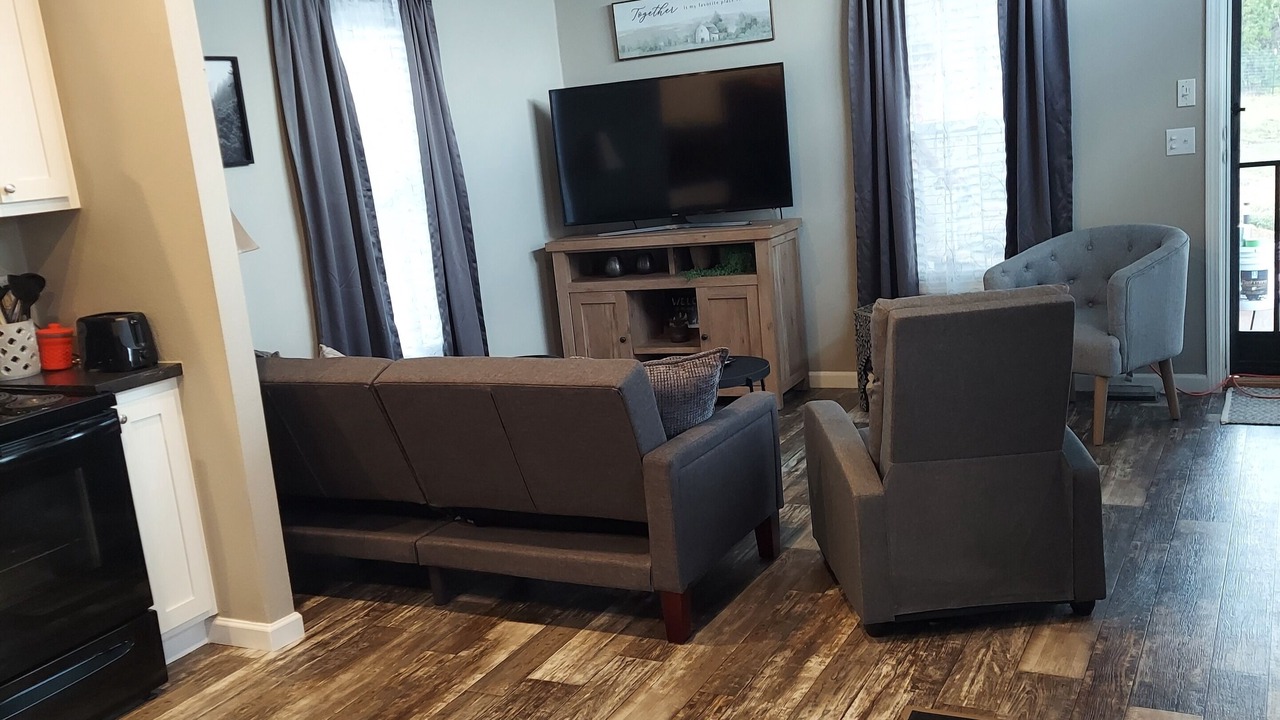 Photo of Livingroom in Edgewood