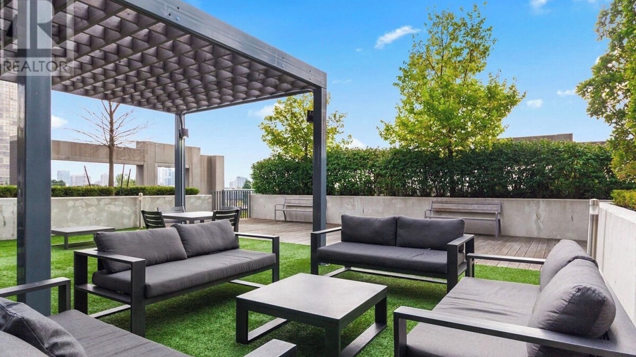Photo of Patio Balcony in Hurontario