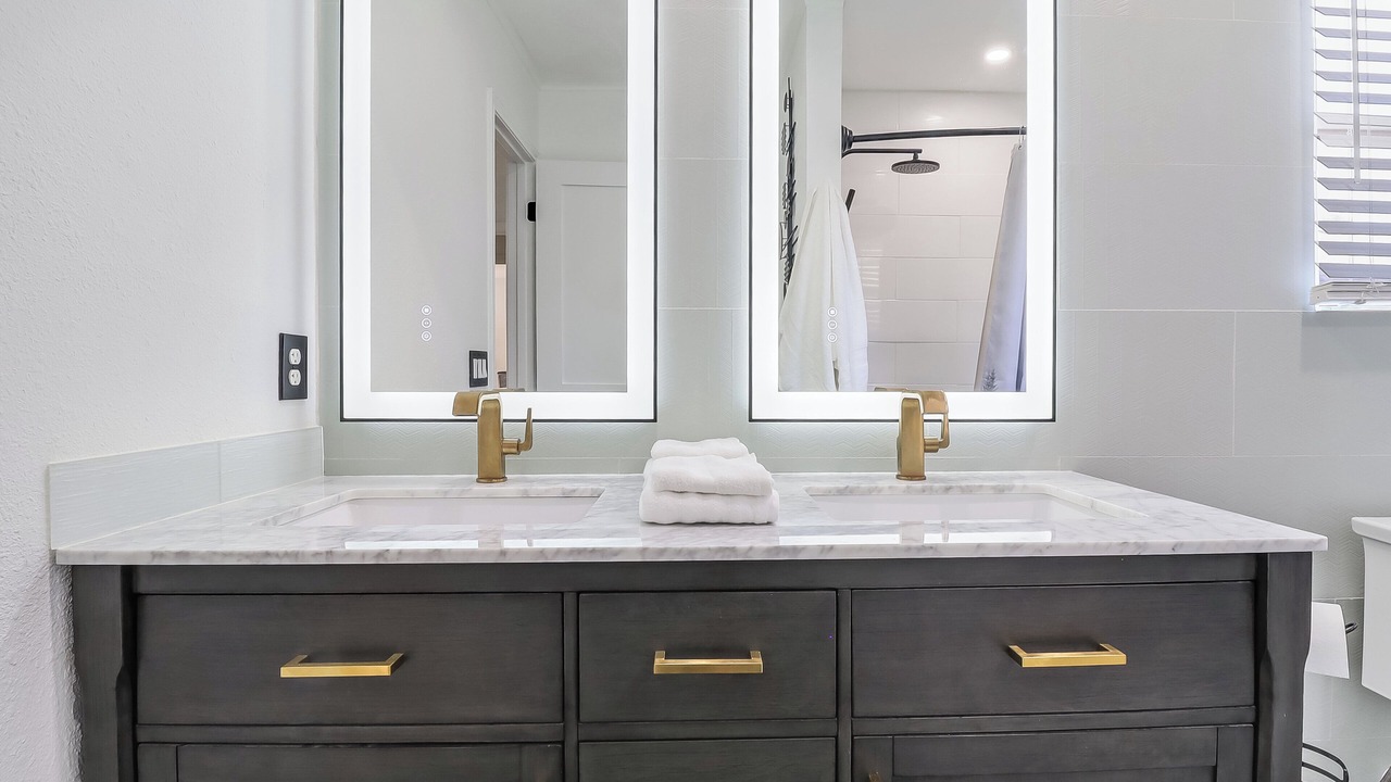 Photo of Bathroom in Rosewood