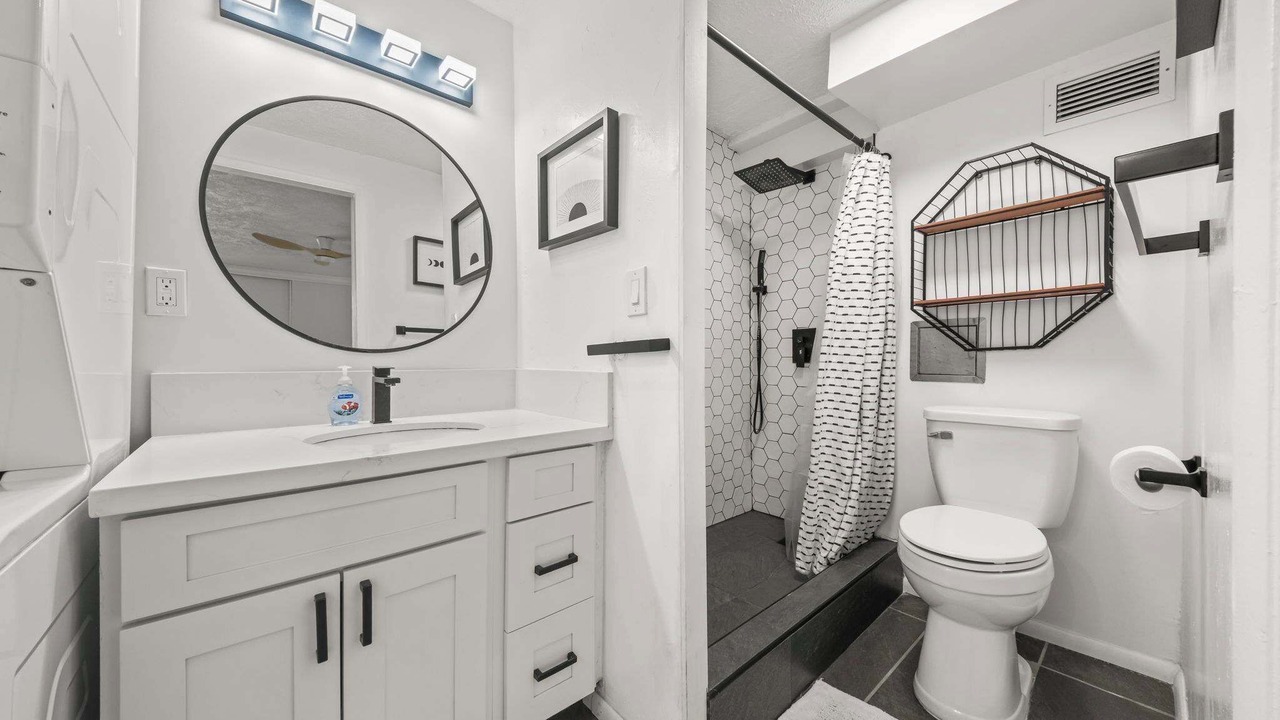 Photo of Bathroom in Punaluu