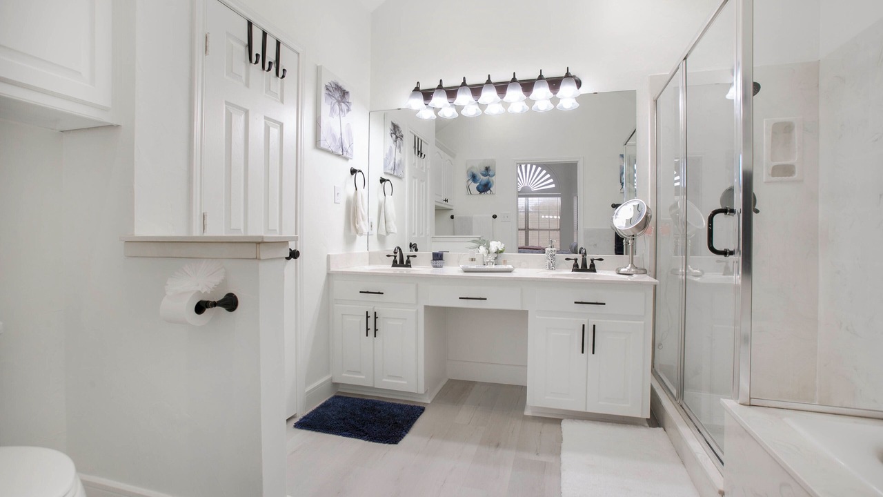 Photo of Bathroom in Lake Dallas