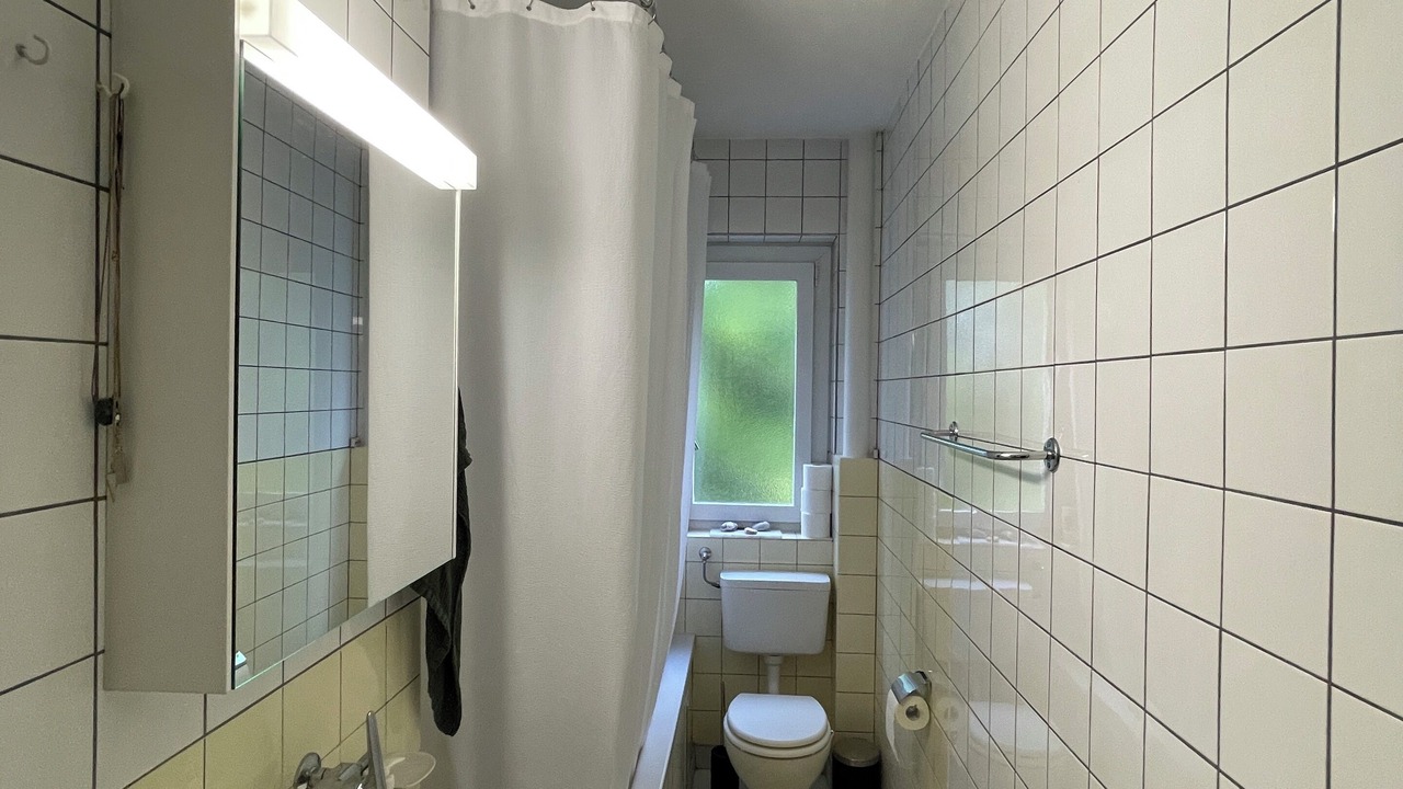 Photo of Bathroom in District 9