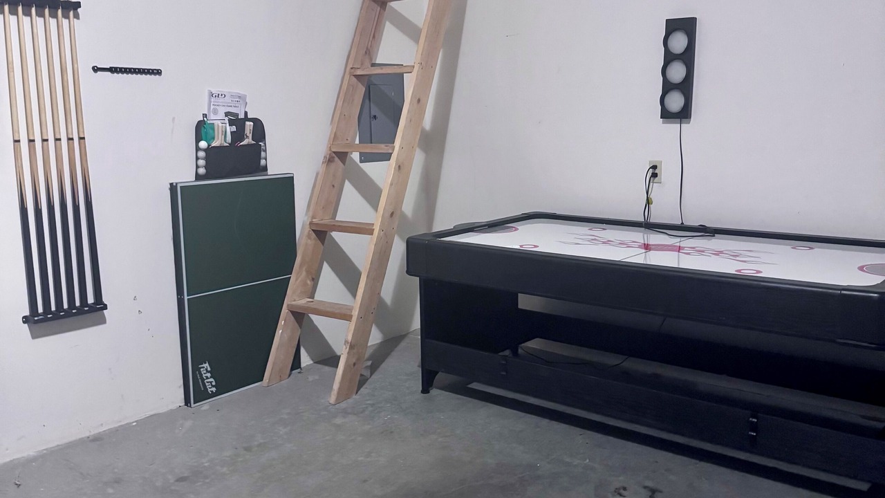 Photo of Bedroom in Cave City