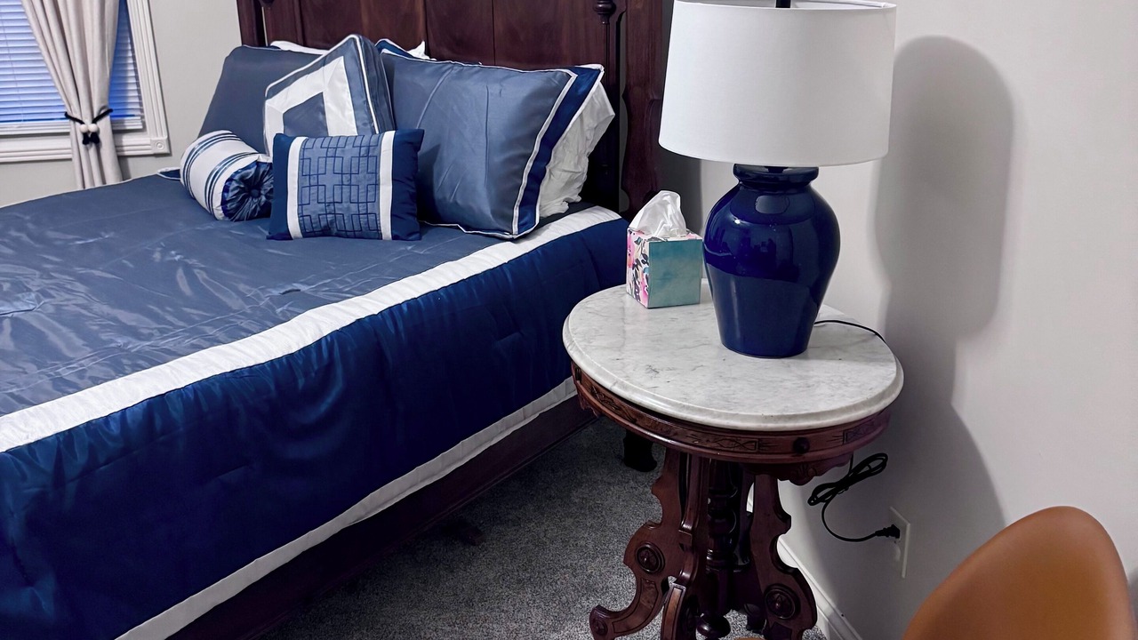 Photo of Bedroom in Cave City