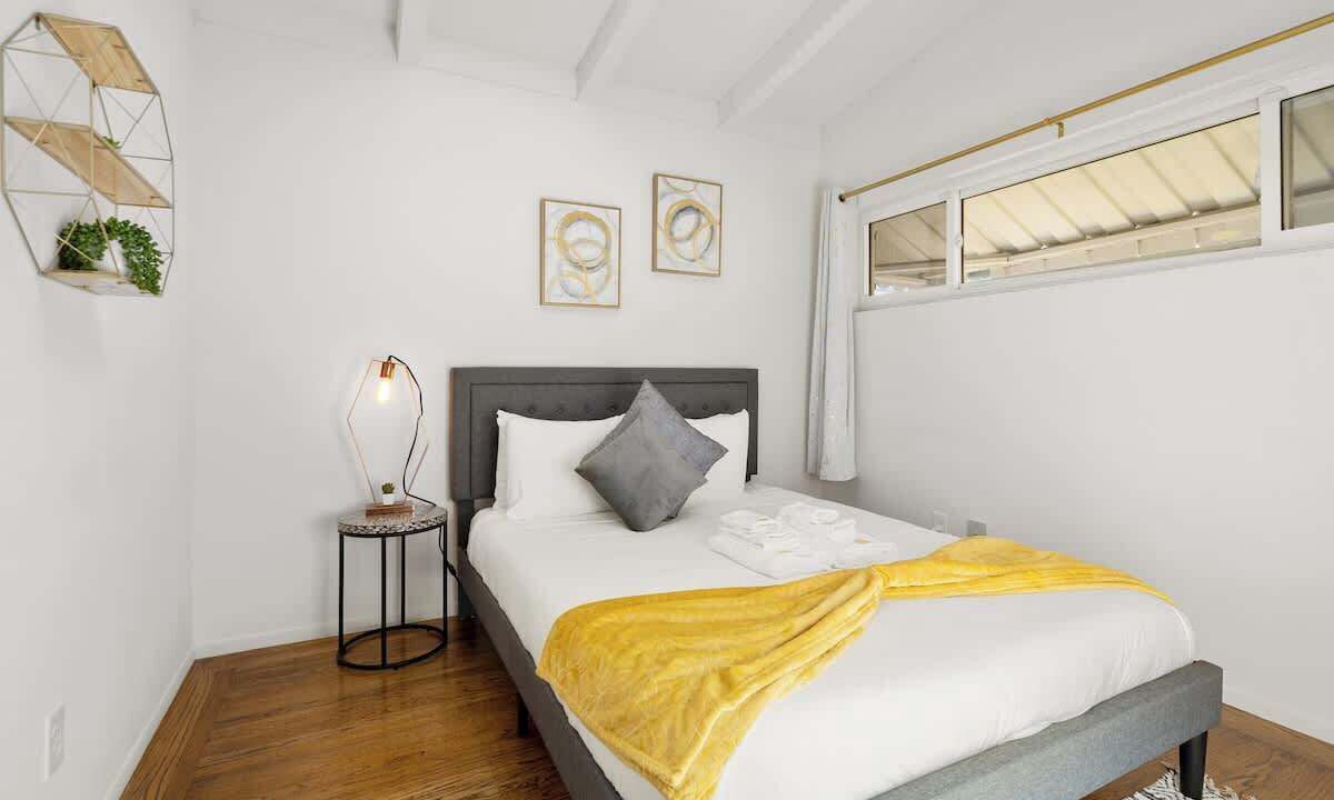 Photo of Bedroom in East San Mateo