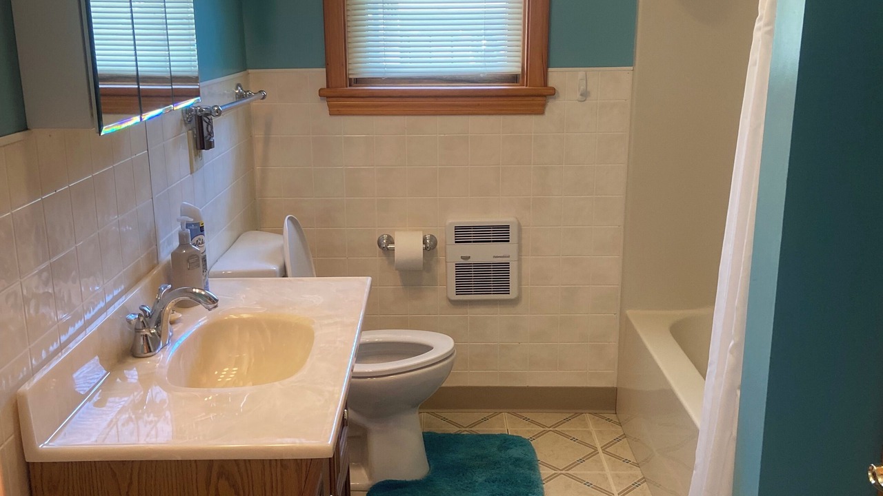 Photo of Bathroom in Roxbury