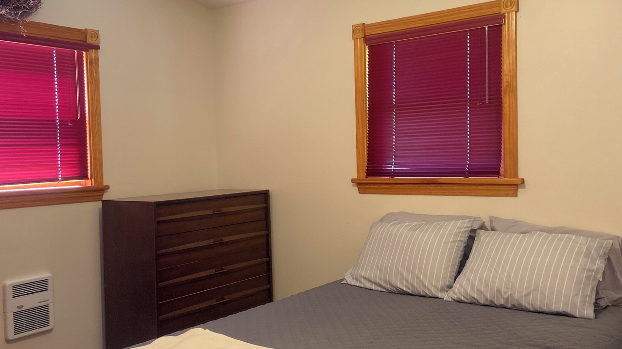 Photo of Bedroom in Roxbury