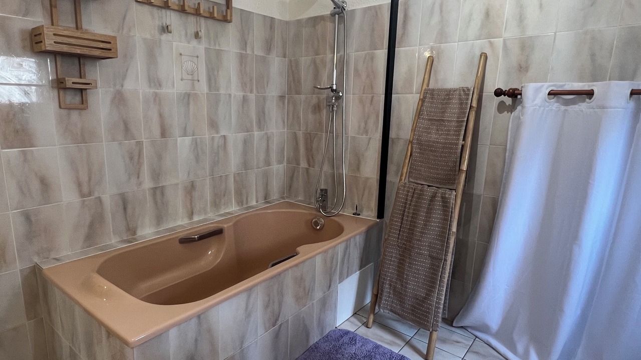 Photo of Bathroom in Gap