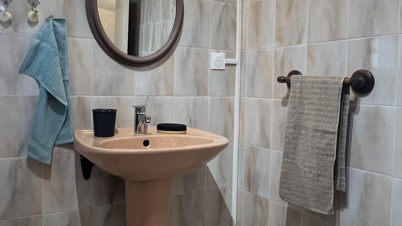 Photo of Bathroom in Gap