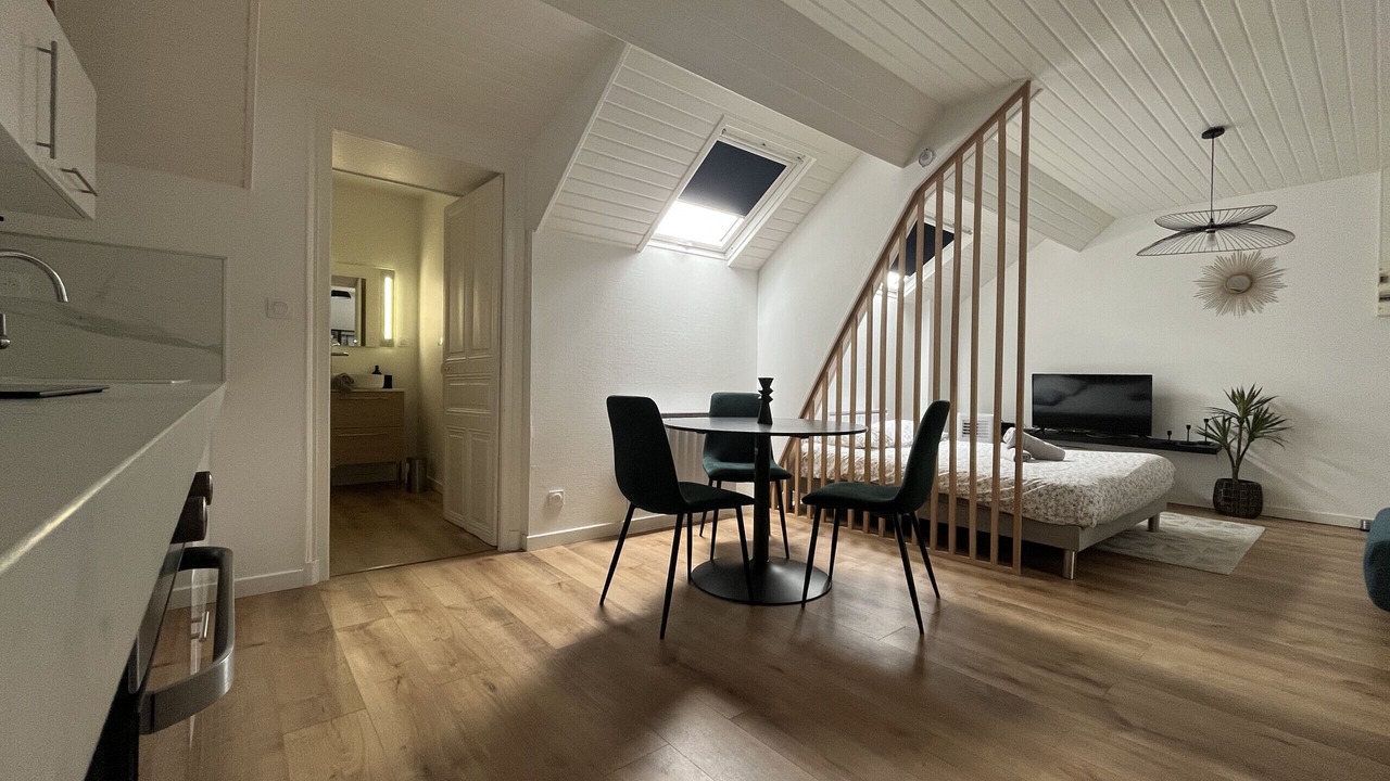 Photo of Bedroom in Downtown Angers