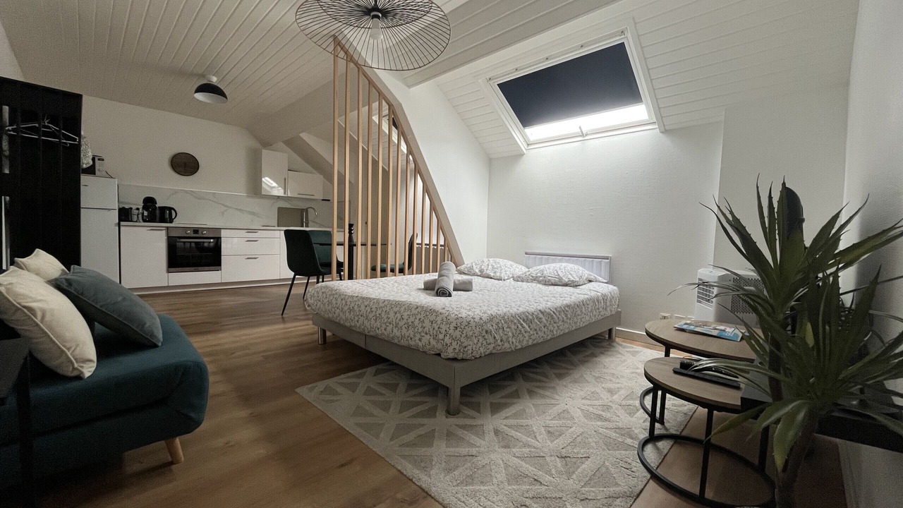 Photo of Bedroom in Downtown Angers