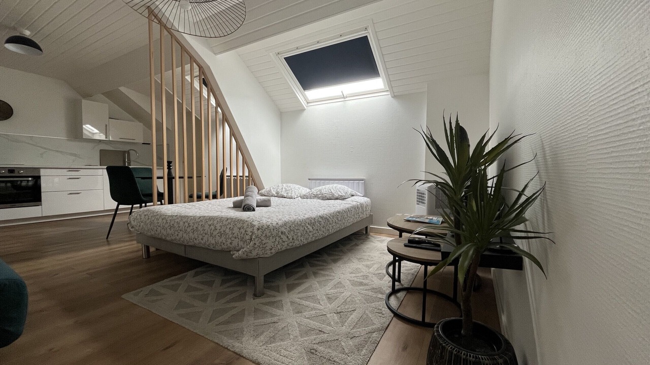Photo of Bedroom in Downtown Angers