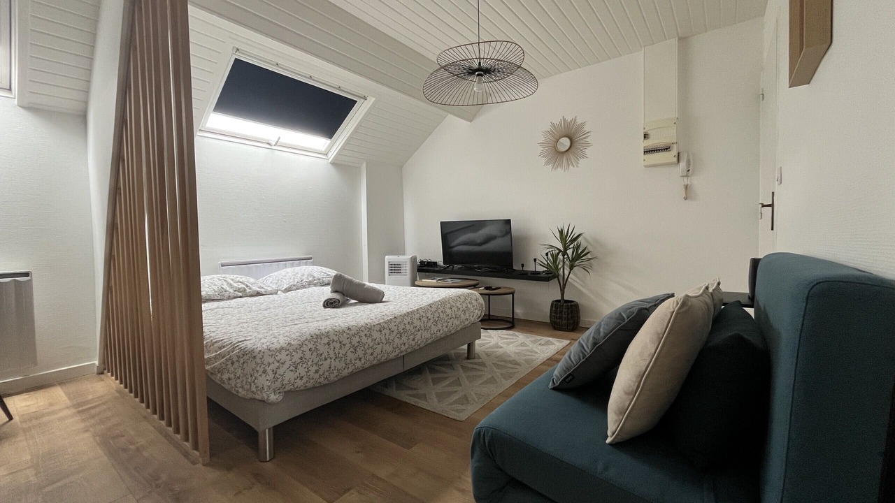 Photo of Bedroom in Downtown Angers