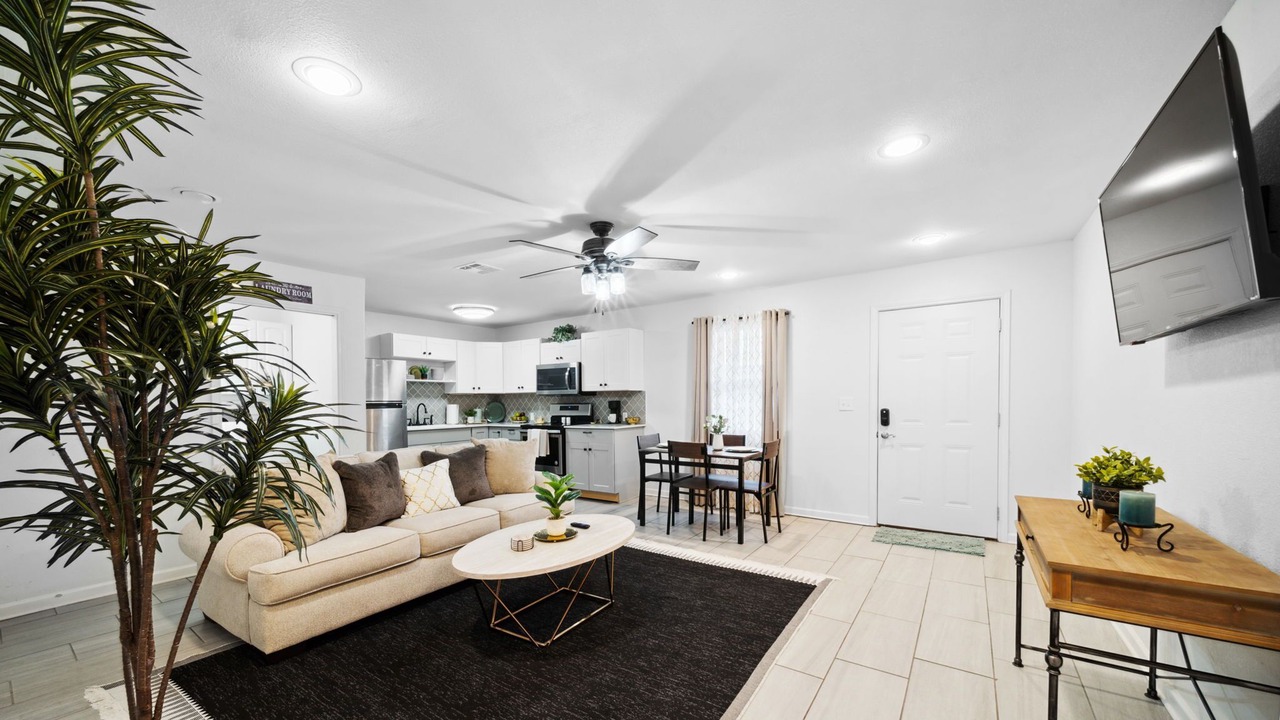 Photo of Livingroom in Baytown