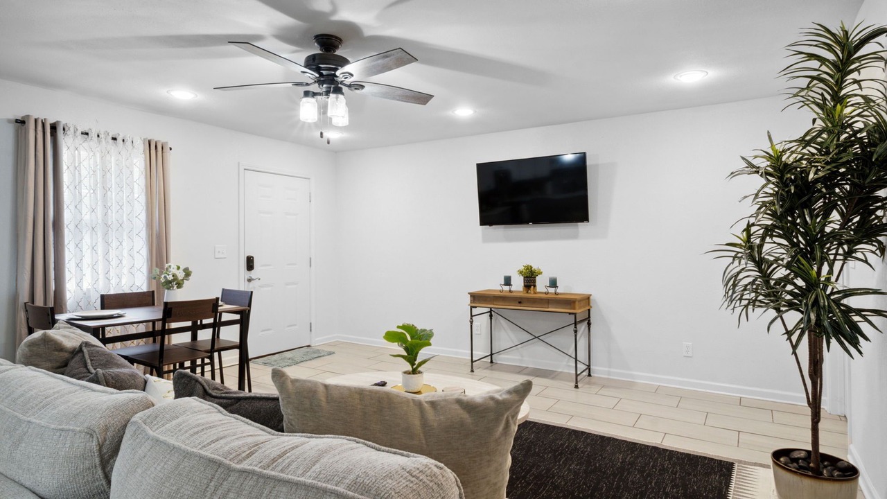 Photo of Livingroom in Baytown
