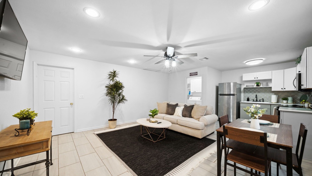 Photo of Livingroom in Baytown