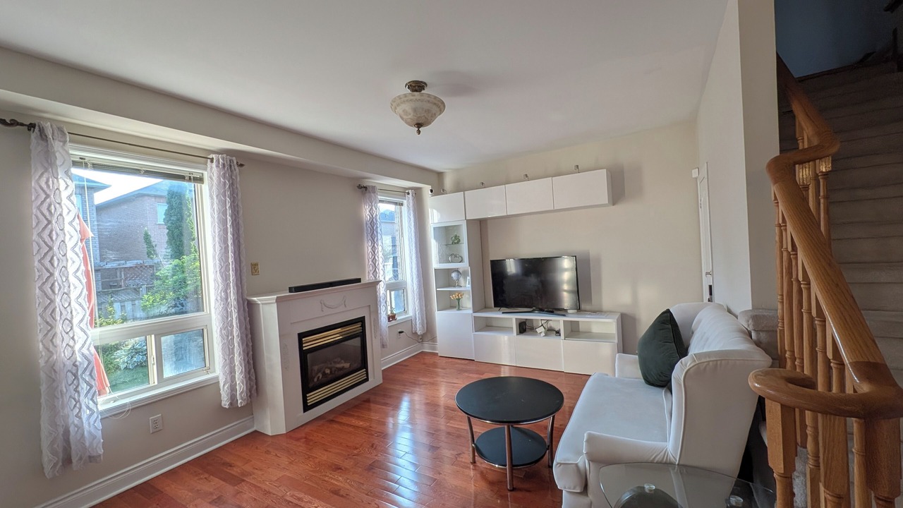 Photo of Livingroom in Churchill Meadows