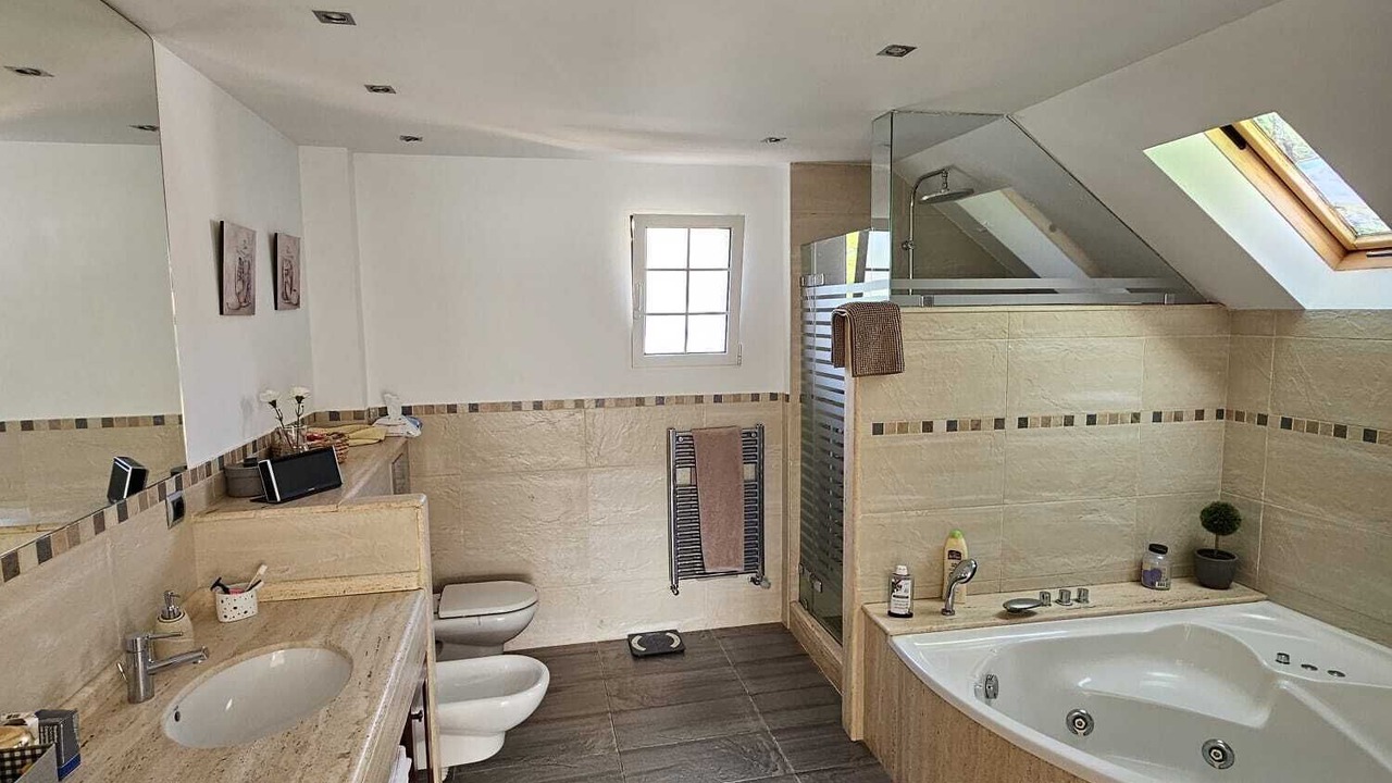 Photo of Bathroom in Torrent