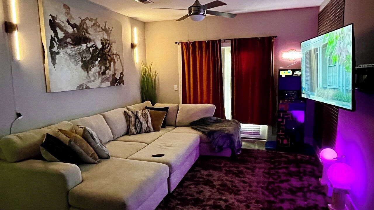 Photo of Livingroom in Sandy Springs