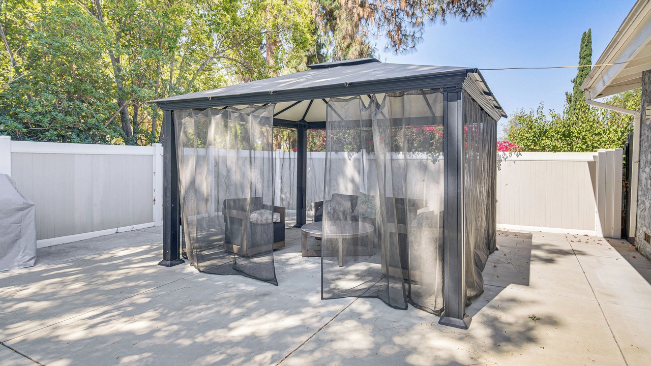 Photo of Outdoor in Canoga Park